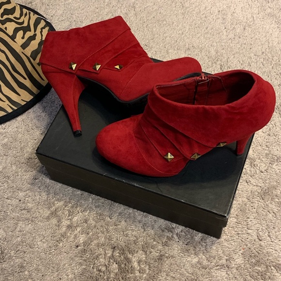 BAMBOO Shoes - Red ankle boots